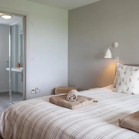 Apartment Sloopside Main House In The Heart Of With Sea Views Bantham