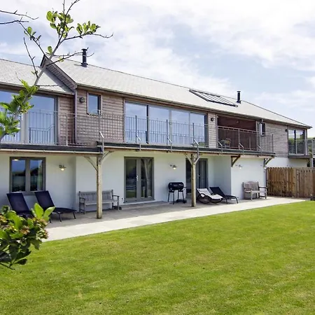 Sloopside Main House In The Heart Of With Sea Views Bantham
