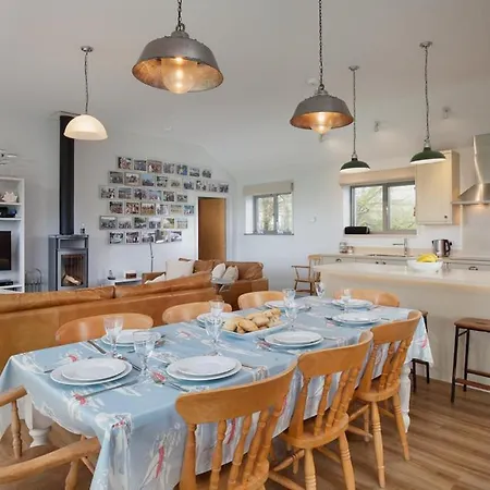 Sloopside Main House In The Heart Of With Sea Views * Bantham