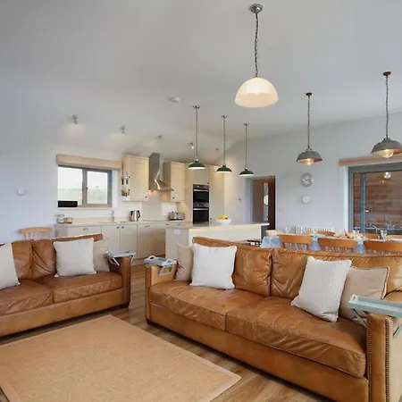Sloopside Main House In The Heart Of With Sea Views * Bantham